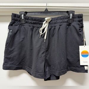 $58 MSRP NWT Women’s Vuori shorts size small